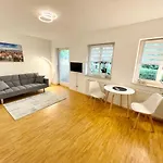 Blickfang - Modernes Direkt In Der Altstadt Von Mit Balkon - Lage Und Aussicht *