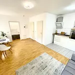 Blickfang - Modernes Direkt In Der Altstadt Von Mit Balkon - Lage Und Aussicht *